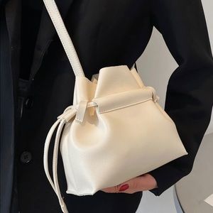 BUCKET BAG